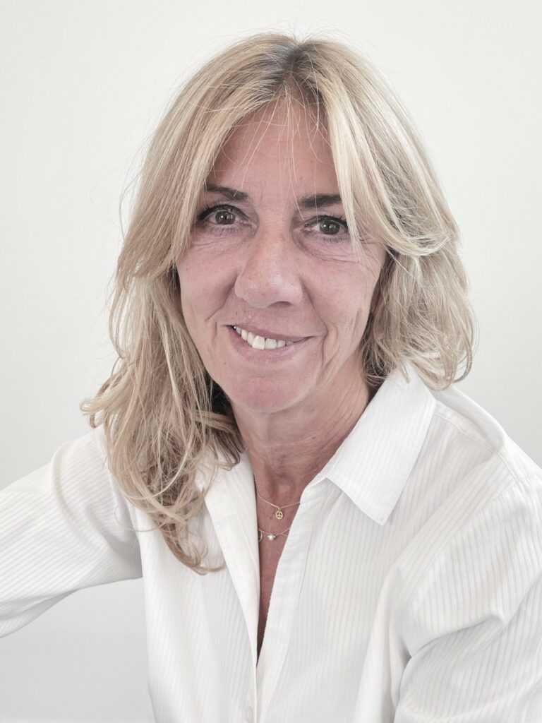 Dr. Bettina Hess
